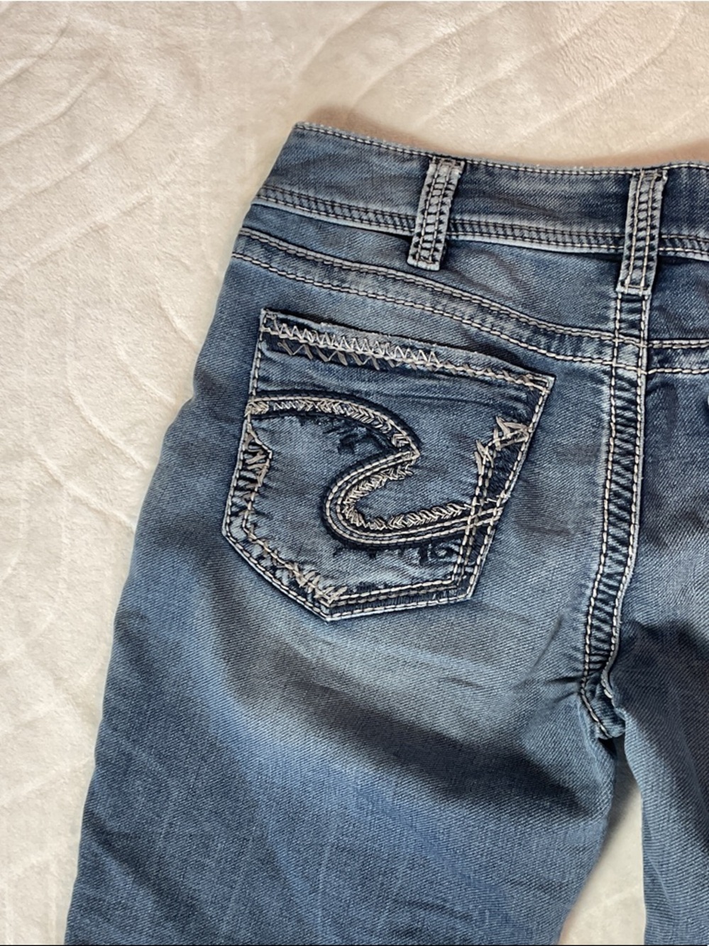 Silver Jeans Straight Leg Dark Blue Denim with Embroidered Back Pockets - Picture 4 of 12